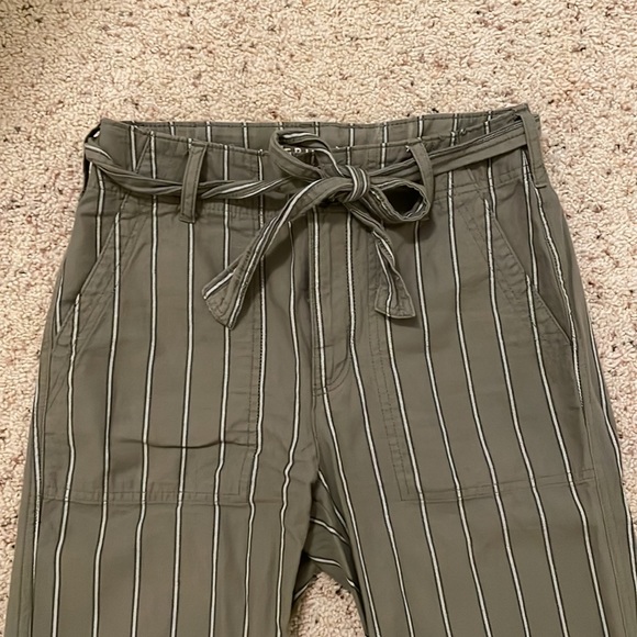 American Eagle Pants - Picture 2 of 6